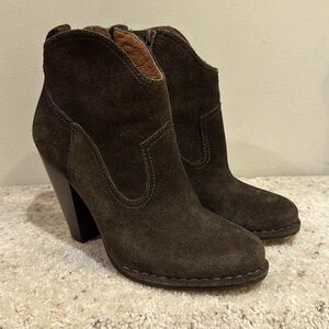 Frye Madeline Suede Western Style Ankle Boots sz 7.5